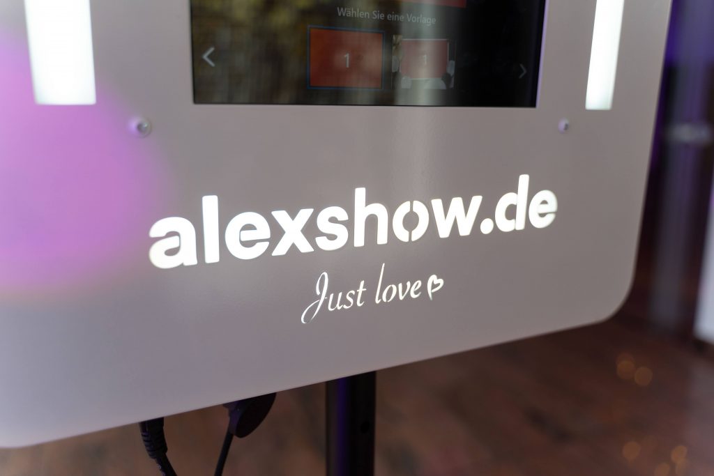 Fotobox in Frankfurt (Oder) für die Hochzeit - mit Drucker und Fotowand