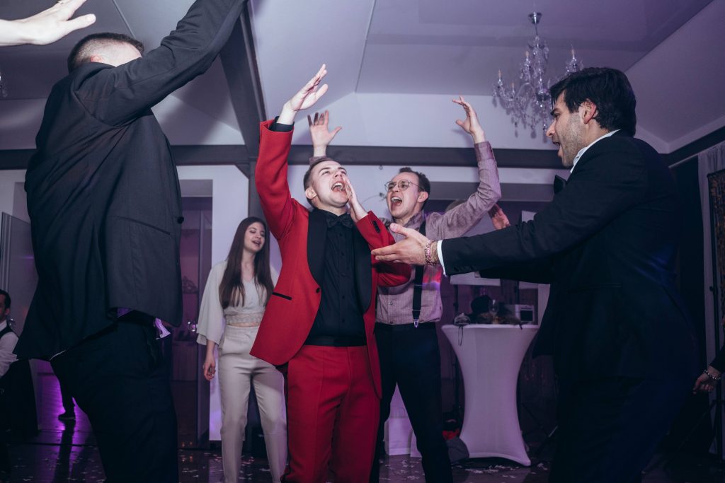 Hochzeitsmoderator Tamada Atem oder Artem für Ihre russische oder deutsch russische Hochzeit - Party-Hochzeit