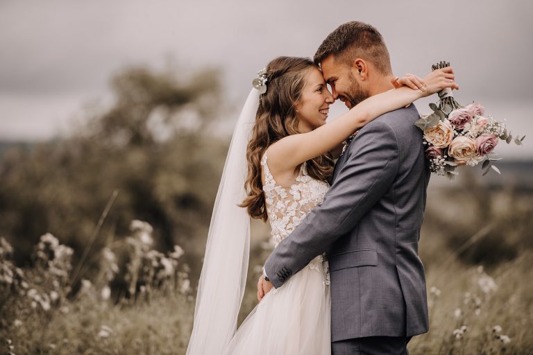 Beispiel für eine intensive Retusche in der Hochzeitsfotografie