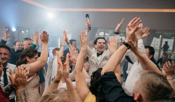 Tamada & Hochzeitsmoderator Alex - Showman schafft eine unglaubliche Stimmung