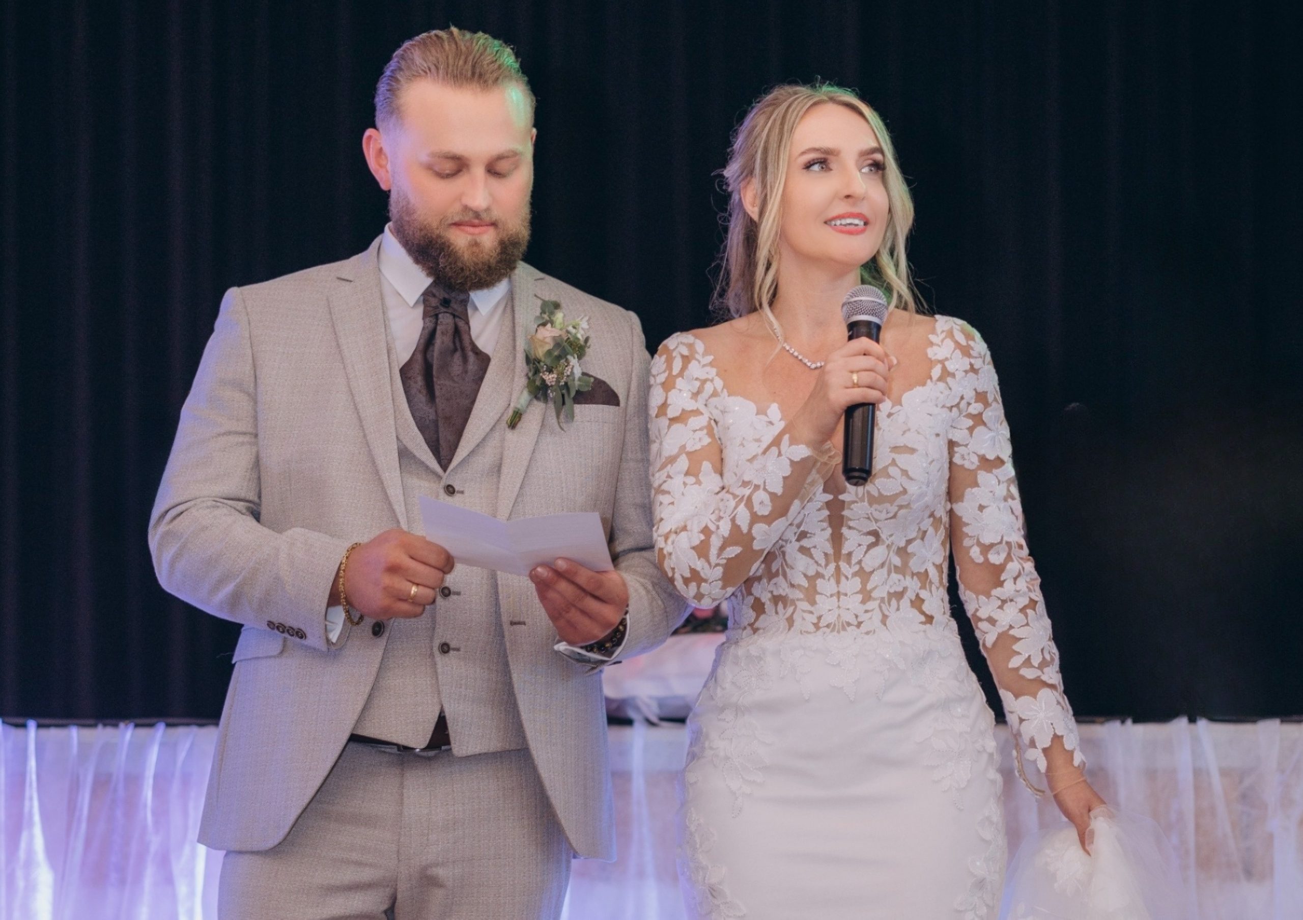 Das Brautpaar sagt danke für die ganze Familie