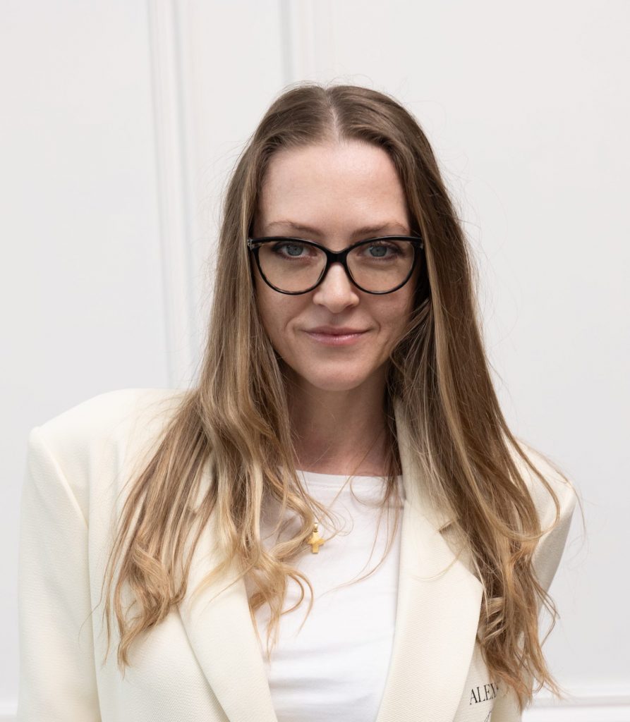 Marketingleiterin Olena Volodchenko – kreative Strategin im Marketingteam von AlexShow