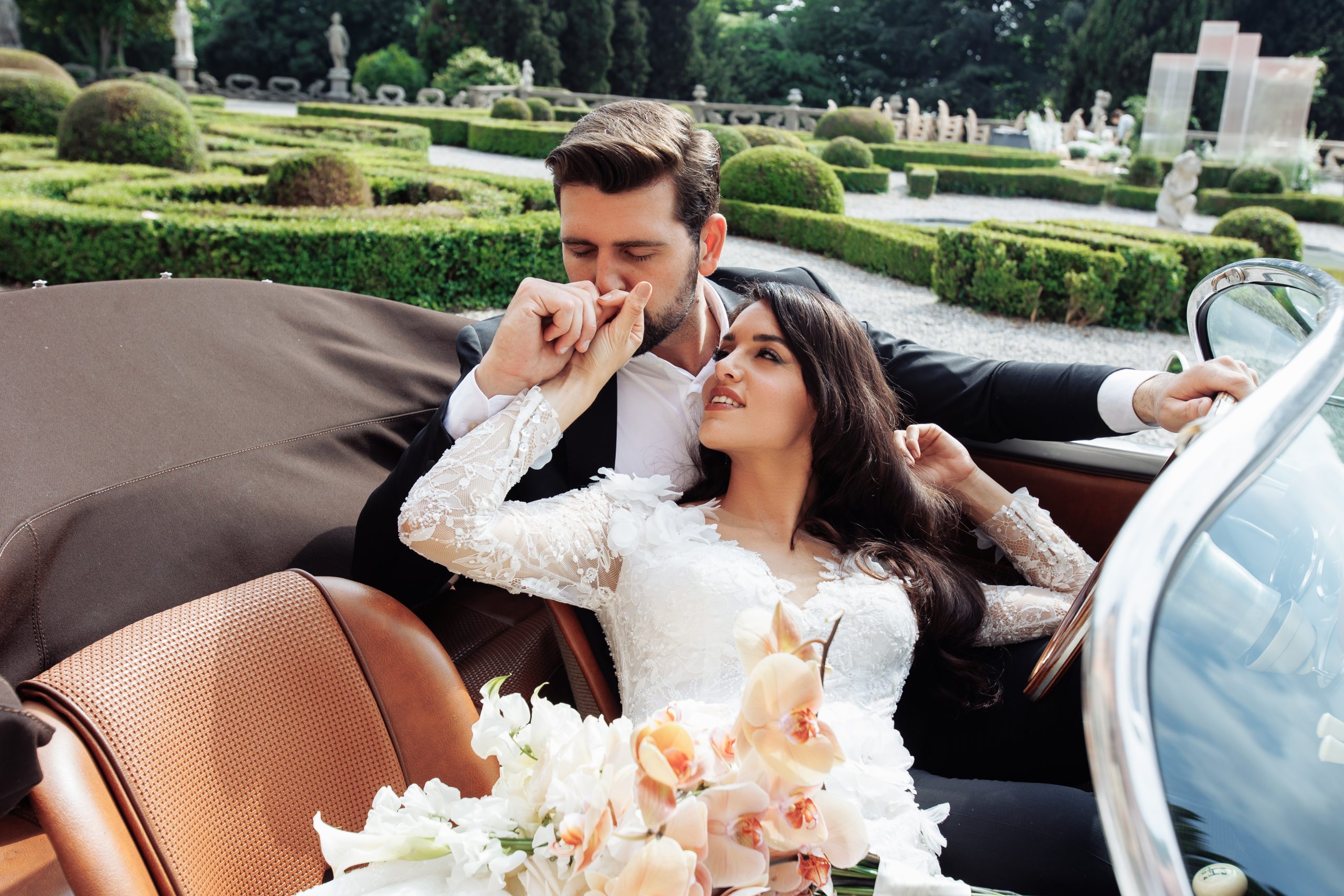 Hochzeitsfotograf Demian fotografiert Jenni und Mark Völker im Maschpark Hannover – natürliche Hochzeitsfotografie in Deutschland