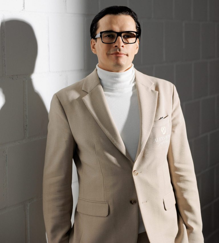 Alex – CEO von AlexShow, Experte für Hochzeitsmoderation und Eventkonzepte