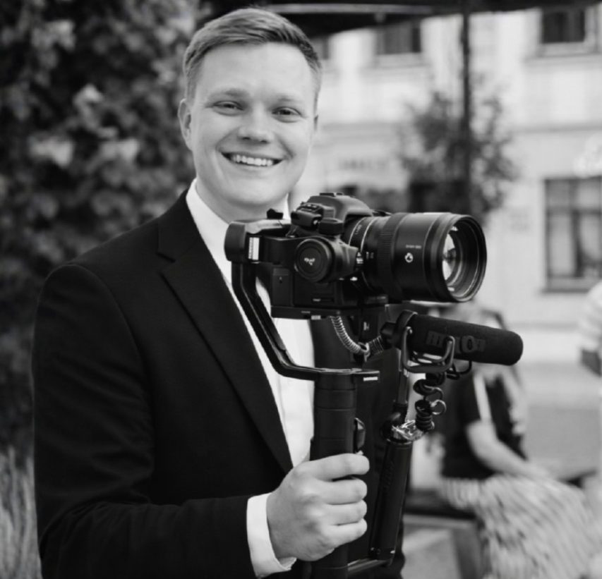 Hochzeitsvideograf Stuttgart filmt eine Hochzeit mit professioneller Kamera