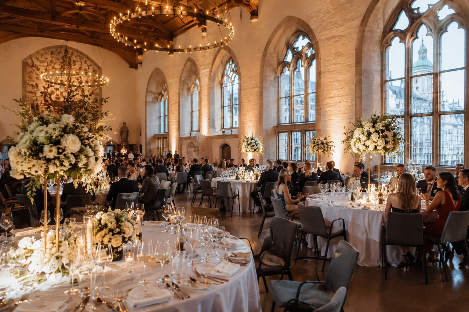 Luxus Hochzeitslocation in München mit eleganter Dekoration und festlicher Atmosphäre