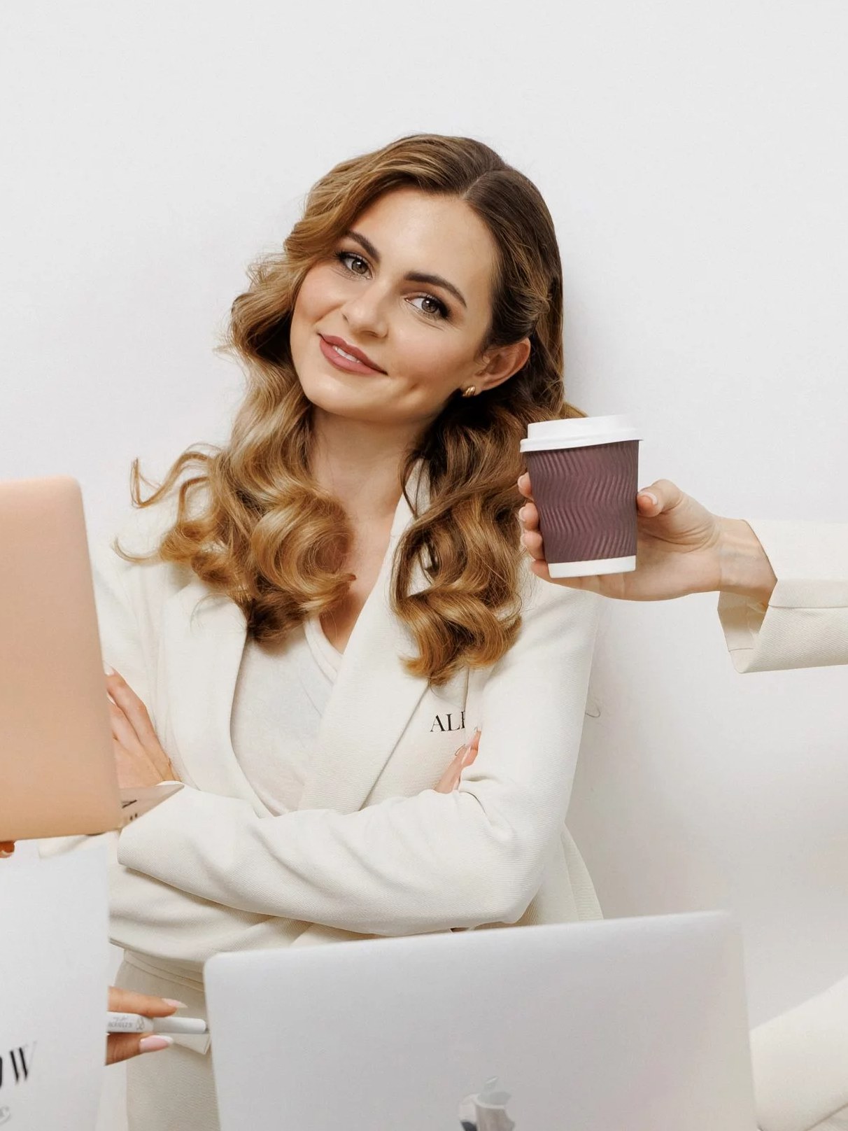Anna – CEO von AlexShow, Expertin für Hochzeitskonzepte und Eventmanagement