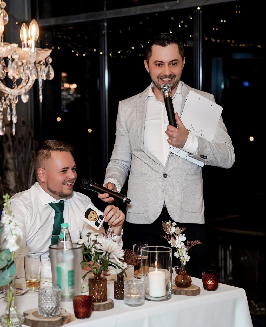 Tamada Jens – Hochzeitsmoderator und freier Redner mit Mikrofon